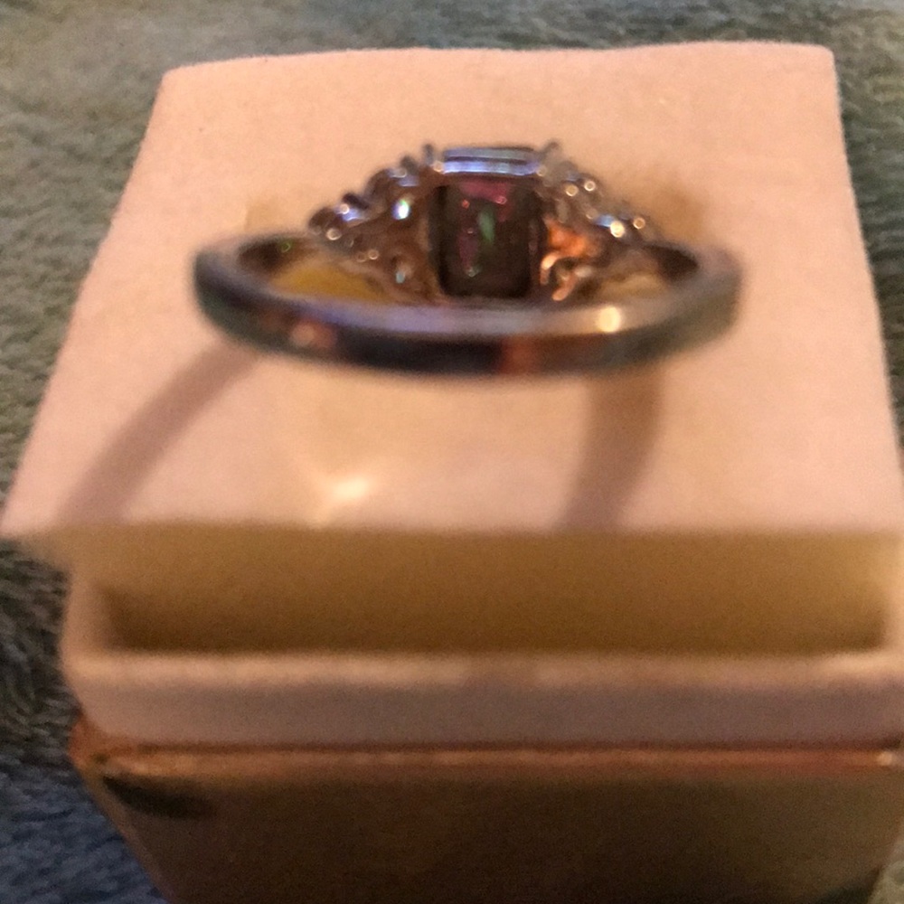 Size 7 silver ring - Picture 3 of 3